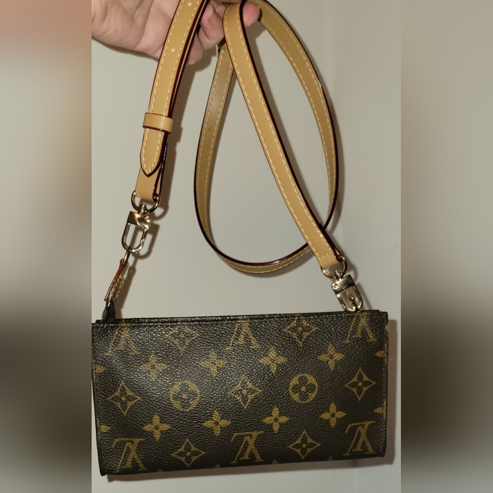 Authentic Louis Vuitton Monogram Clutch